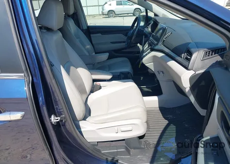 2018 Honda Odyssey Touring z USA, uszkodzony, nr VIN 5FNRL6H85JB066946